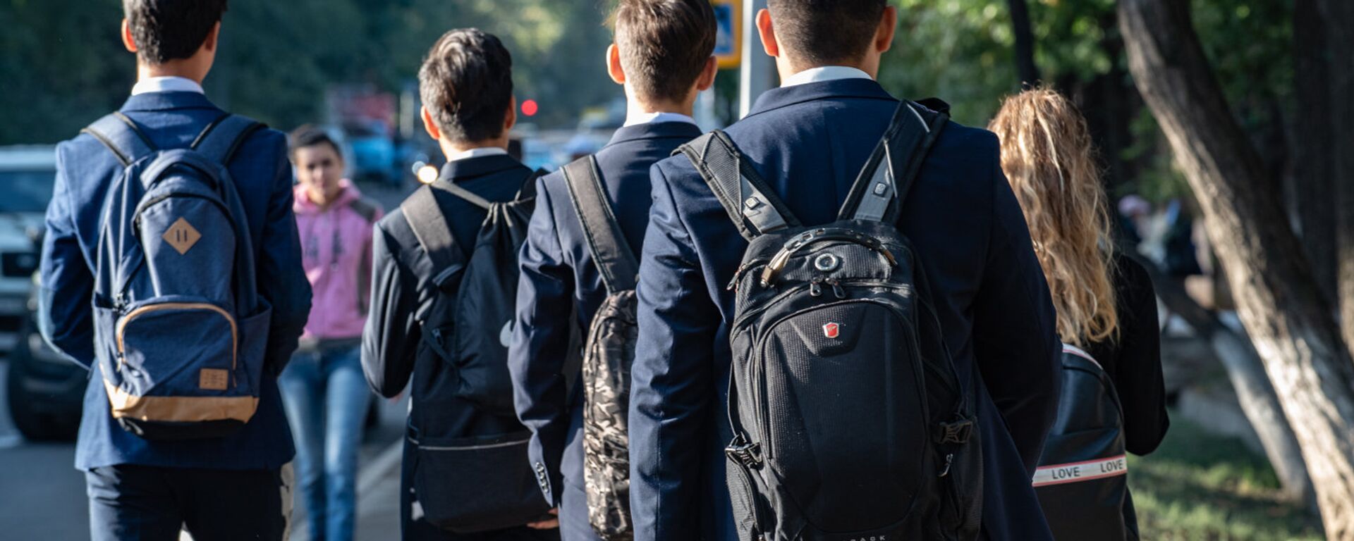 Казахстанские школьники  - Sputnik Қазақстан, 1920, 16.09.2025