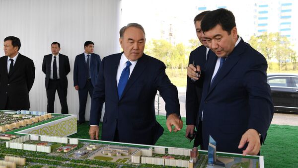Нурсултан Назарбаев ознакомился с ходом строительства нового центра Караганды - Sputnik Казахстан