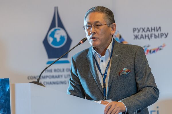 Президент ПЕН-клуба Бигельды Габдуллин - Sputnik Казахстан