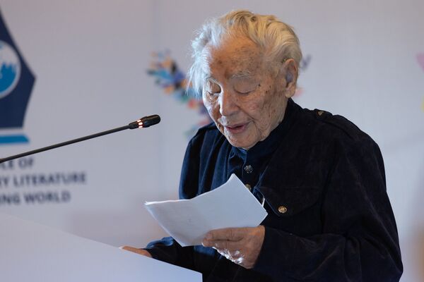 Казахстанский писатель Абдижамил Нурпеисов - Sputnik Казахстан