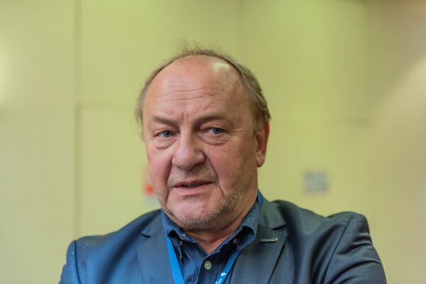 Польский писатель Януш Вишневский - Sputnik Казахстан