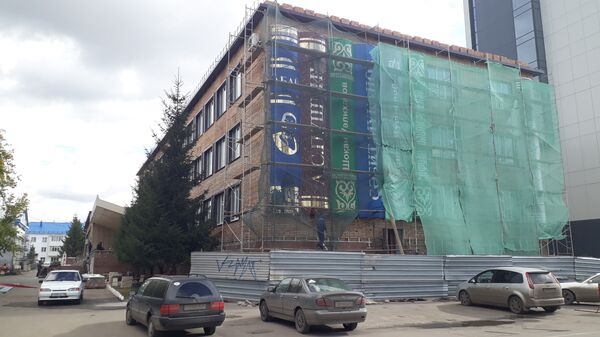 Библиотека в виде книжной полки в Петропавловске - Sputnik Казахстан