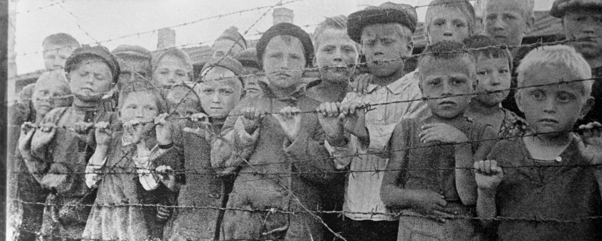 Дети в нацистском концентрационном лагере Майданек Дети в нацистском концентрационном лагере Майданек - Sputnik Казахстан, 1920, 15.09.2018