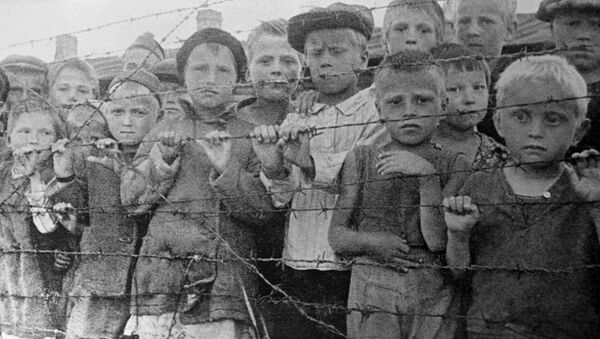 Дети в нацистском концентрационном лагере Майданек - Sputnik Казахстан