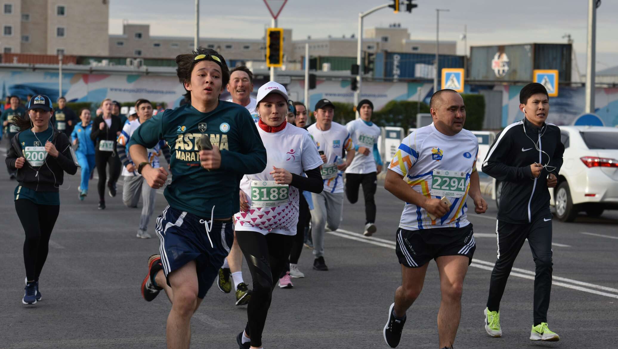 Астана спорте. Беговой марафон. Марафон Атырау. Астана люди улицы. Astana half Marathon.