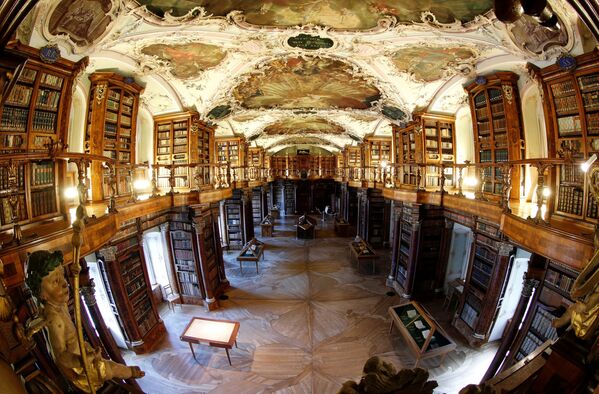 Библиотека монастыря Святого Галла в Швейцарии - Sputnik Қазақстан