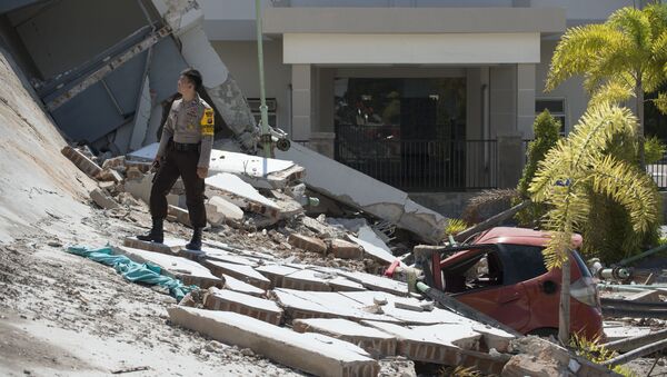 Последствия землетрясения и цунами в Индонезии - Sputnik Казахстан