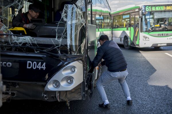 Астанада жолаушылар автобусы соқтығысты - Sputnik Қазақстан