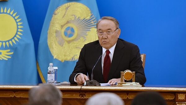 Президент Нурсултан Назарбаев во время ежегодного послания народу Казахстана - Sputnik Қазақстан