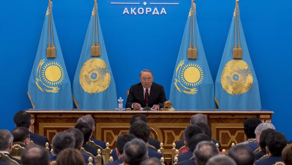 Президент Казахстана Нурсултан Назарбаев во время ежегодного послания народу - Sputnik Казахстан