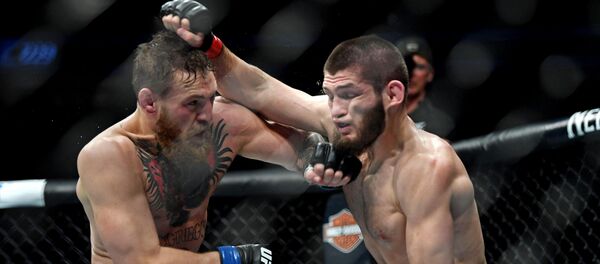 Бой Хабиба Нурмагомедова и Конора Макгрегора - Sputnik Казахстан