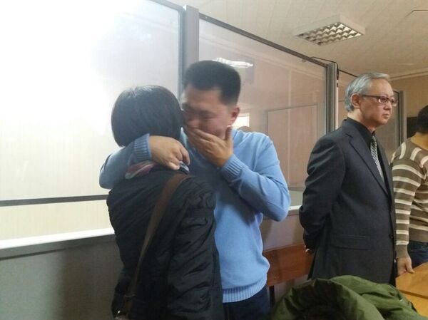 Суд приговорил школьного учителя Юрия Пака к двум годам лишения свободы по обвинению в лжетерроризме в Караганде Суд приговорил школьного учителя Юрия Пака к двум годам лишения свободы по обвинению в лжетерроризме в Караганде - Sputnik Казахстан