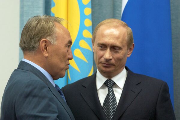 В.Путин и Н.Назарбаев во время встречи в Челябинске - Sputnik Казахстан