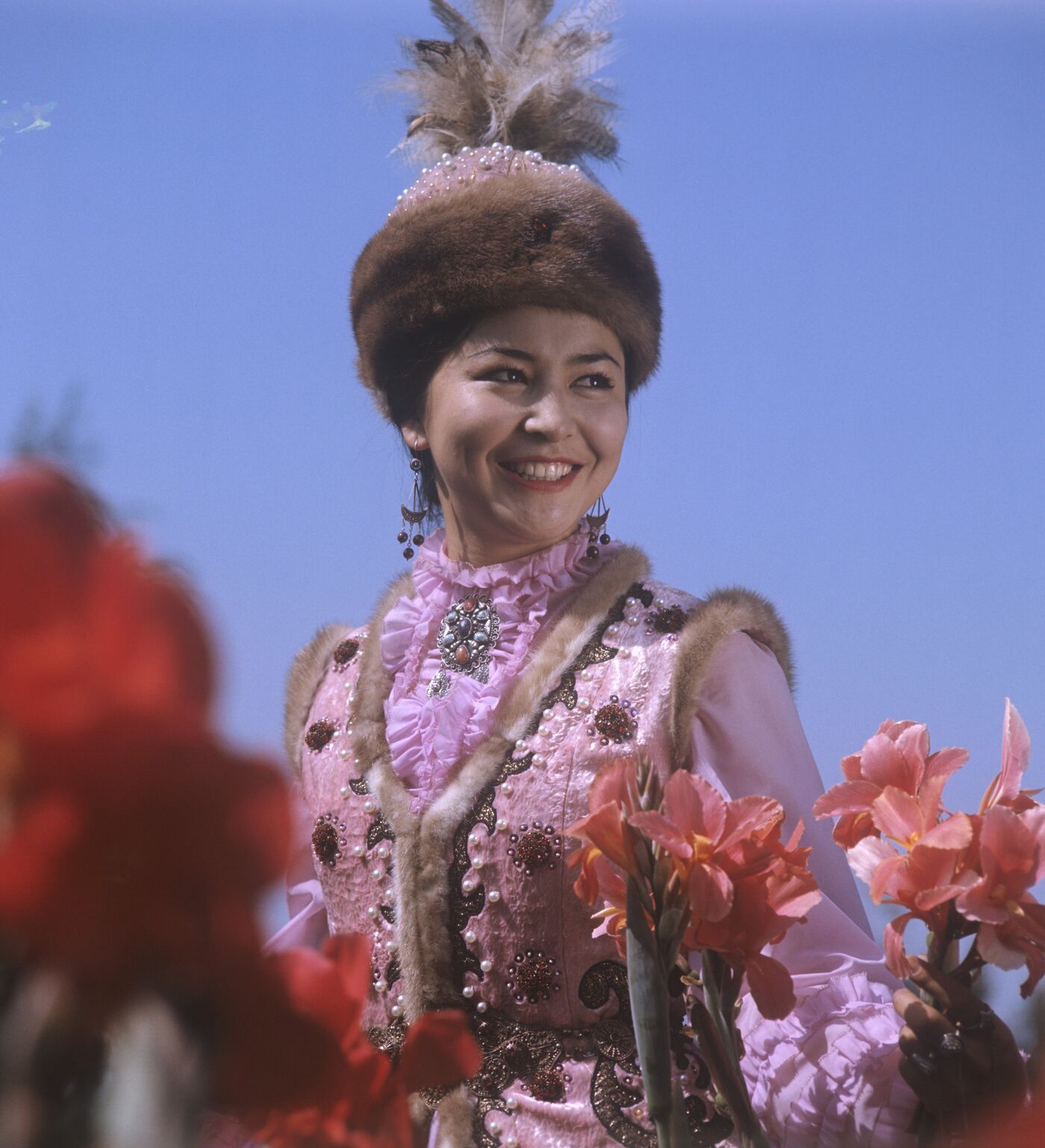 Порно девушки кончает бір үлкен әтеш