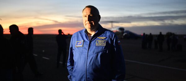 П/к главы Роскосмоса Д. Рогозина и членов  экипажа МКС-57/58 - Sputnik Казахстан