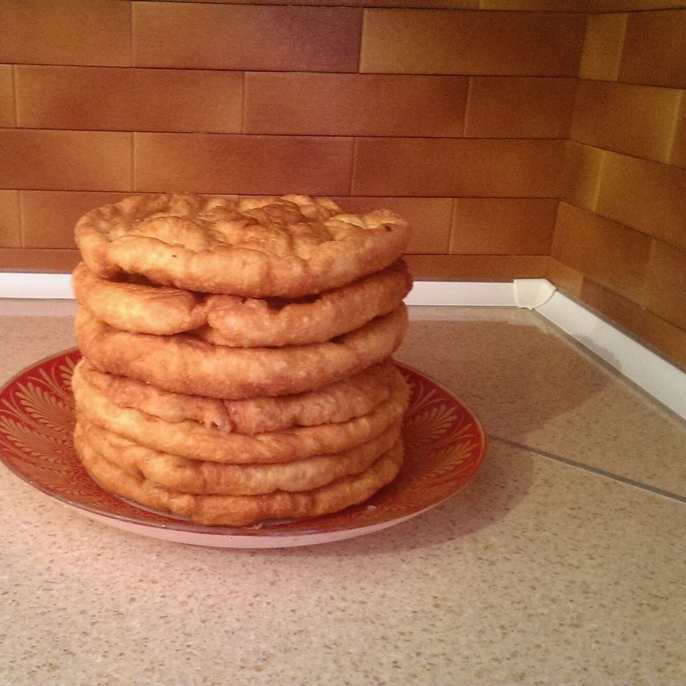 Корпоративтік кештегі мас орыс әйелдері бейнеленген онлайн порно