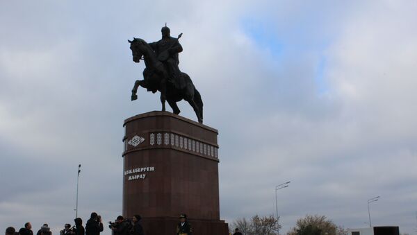 Памятник Кожабергену жырау открыли в Петропавловске - Sputnik Казахстан