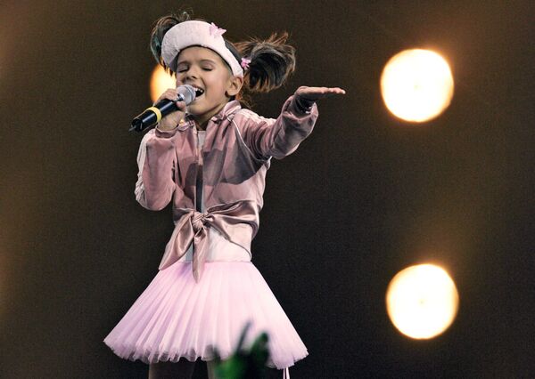 Победительница конкурса Детское Евровидение-2005 Ксения Ситник - Sputnik Казахстан