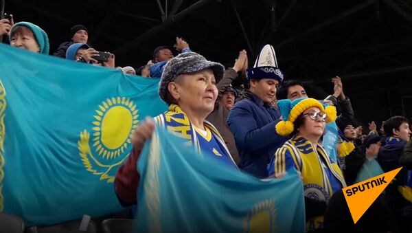 Кричим и сорим: как фанаты радуют и огорчают национальную сборную Казахстана - Sputnik Казахстан