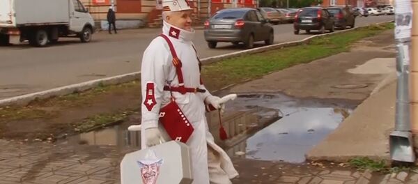 Модные наряды пенсионера сделали его знаменитостью - Sputnik Казахстан