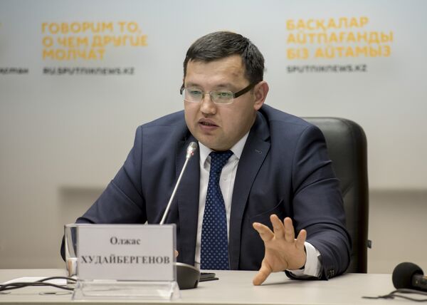 Құдайбергенов Тоқаевтың кеңесшісі болып тағайындалды Құдайбергенов Тоқаевтың кеңесшісі болып тағайындалды - Sputnik Қазақстан