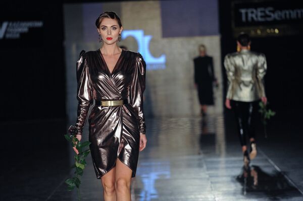 Как стать королевой выпускного бала - Sputnik Казахстан