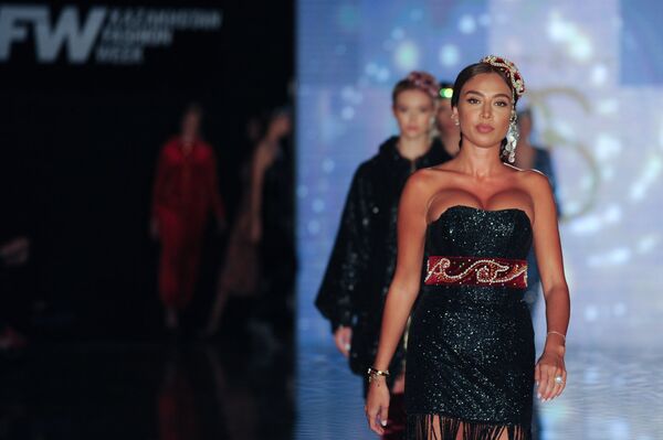 Модный показ Kazakhstan Fashion Week - Sputnik Казахстан