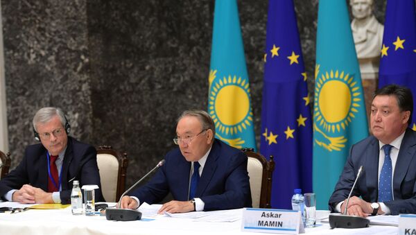 Президент Казахстана Нурсултан Назарбаев на встрече с представителями европейских деловых кругов в Бельгии - Sputnik Казахстан