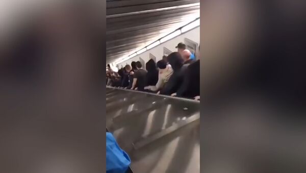 Обрушение эскалатора в римском метро - видео - Sputnik Казахстан