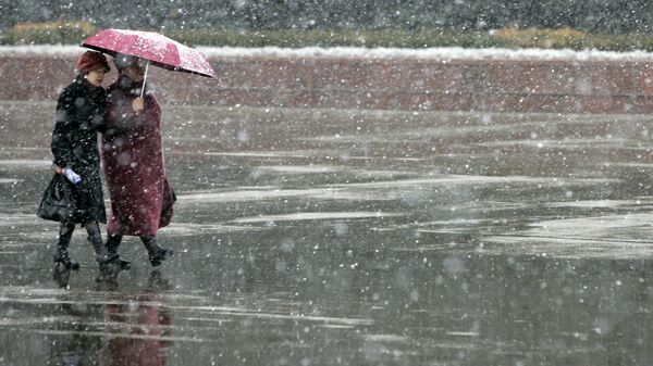Дождь со снегом, архивное фото - Sputnik Қазақстан