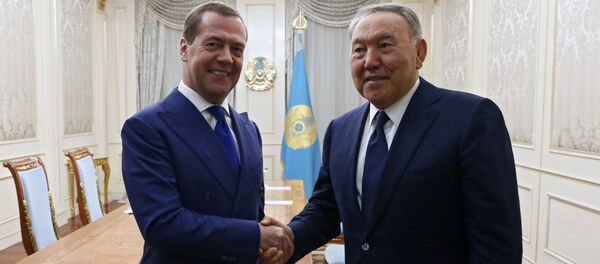 Председатель правительства РФ Дмитрий Медведев и президент Казахстана Нурсултан Назарбаев - Sputnik Казахстан