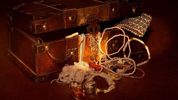 Старый сундук с сокровищами, иллюстративное фото - Sputnik Казахстан