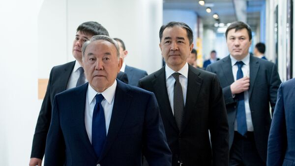 Президент Казахстана Нурсултан Назарбаев и премьер-министр Бакытжан Сагинтаев на открытии Astana Hub - Sputnik Казахстан