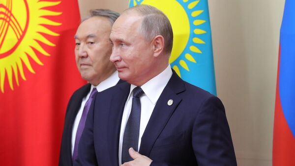 Президент РФ Владимир Путин и президент Казахстана Нурсултан Назарбаев, архивное фото - Sputnik Казахстан