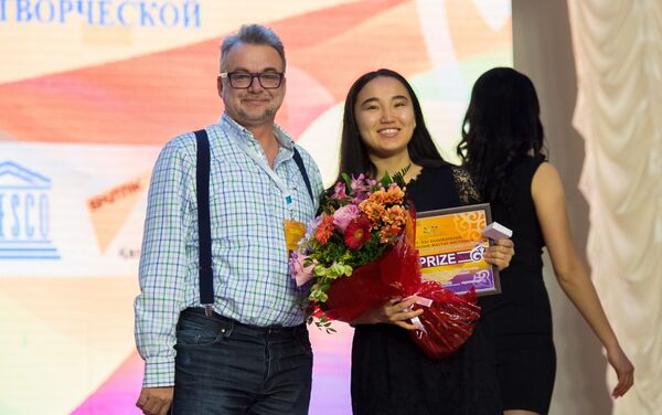 Корреспондент Айгюзель Кадир получила диплом II степени на конкурсе Шабыт - Sputnik Казахстан