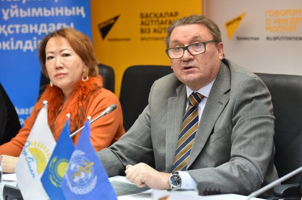Представитель ВОЗ в Казахстане Олег Честнов - Sputnik Казахстан