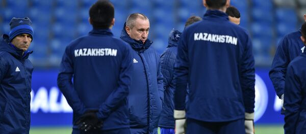 Главный тренер национальной сборной Казахстана Станимир Стоилов Главный тренер национальной сборной Казахстана Станимир Стоилов - Sputnik Казахстан