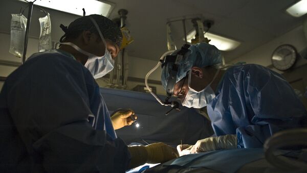Архивное фото хирургической операции - Sputnik Казахстан