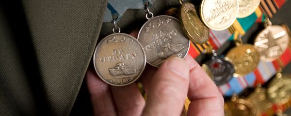 Архивное фото медалей ветерана Великой Отечественной войны - Sputnik Казахстан
