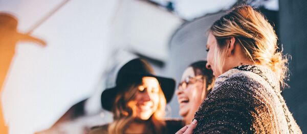 Адамдар сөйлесіп тұр - Sputnik Қазақстан