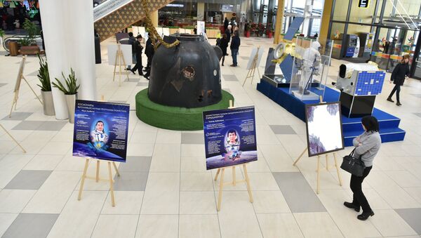 Выставка уникальных фотографий с Международной космической станции открылась в Астане - Sputnik Казахстан