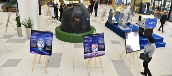 Выставка уникальных фотографий с Международной космической станции открылась в Астане - Sputnik Казахстан