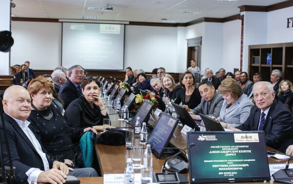 В столицу Казахстана также прибыл и посетил лекцию генеральный директор российского Международного информационного агентства Россия сегодня Дмитрий Киселев - Sputnik Казахстан