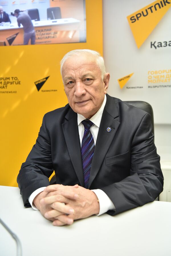 Президент Национальной академии наук Казахстана Мурат Журинов на пресс-конференции в студии Sputnik Казахстан - Sputnik Казахстан