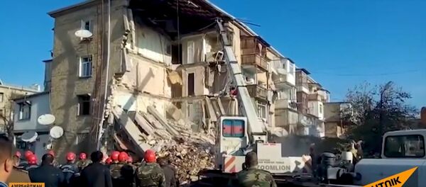 Кадры взрыва жилого дома в Гяндже - Sputnik Казахстан