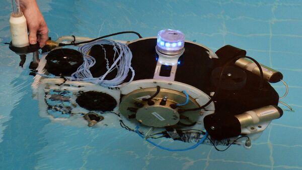 Робот в бассейне, архивное фото - Sputnik Казахстан