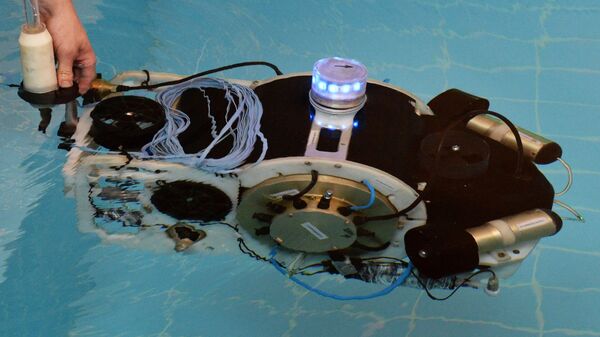 Робот в бассейне, архивное фото - Sputnik Қазақстан