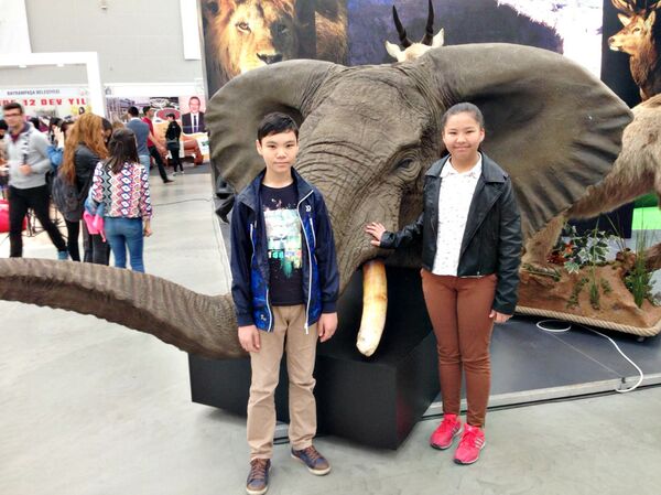 Шерхан Деништуктың ұлы Орхон мен қызы Арал - Sputnik Қазақстан