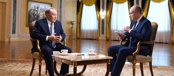 Назарбаев Ресей телеарналарына сұхбат берді - Sputnik Қазақстан