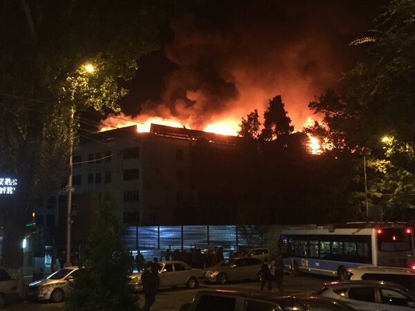 Гостиница Жетісу горит в Алматы - Sputnik Казахстан